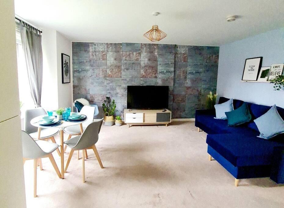Stylish 2 Bedroom Apartment / Free Gated Parking Glasgow Eksteriør bilde