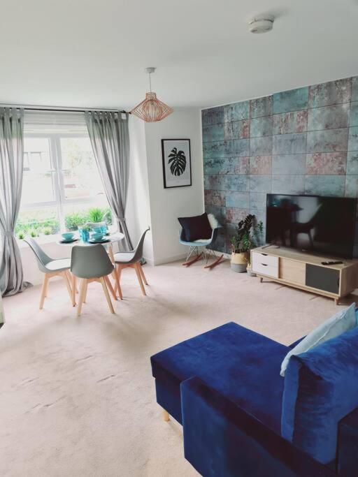 Stylish 2 Bedroom Apartment / Free Gated Parking Glasgow Eksteriør bilde